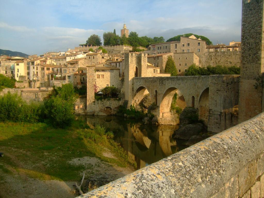 Besalut Apartment Exterior photo